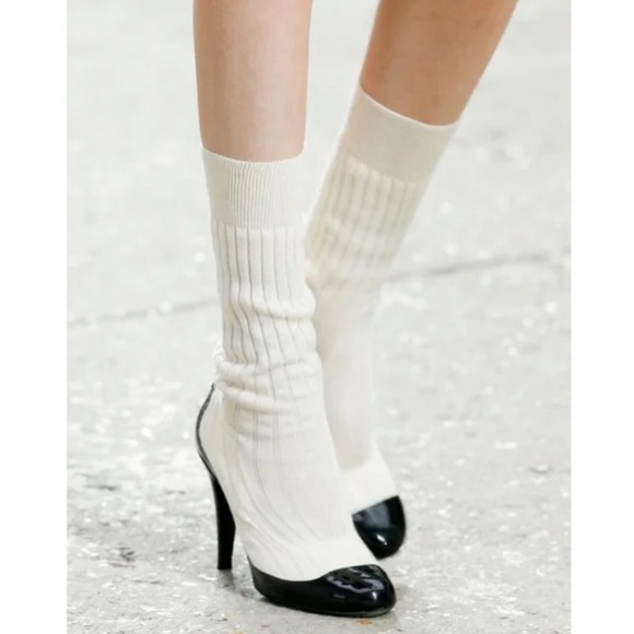 100% Authentic Chanel Black Patent Leather and Knit Fabric Sock Pumps 36 - Picture 2 of 11